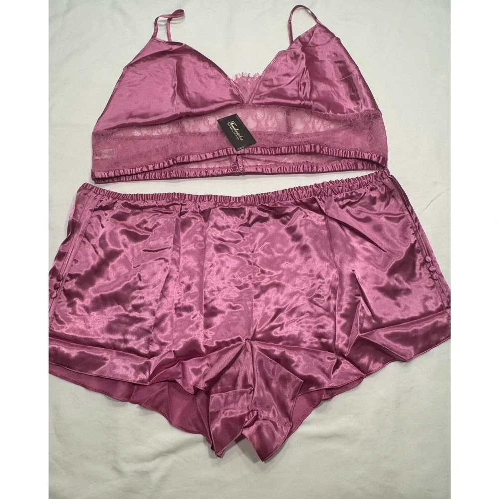NEW Frederick's of Hollywood Delphine Satin Lace Sleep Set‎ Plus 1X Pink NWT